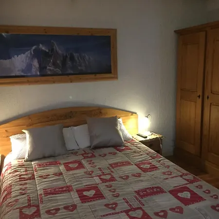 Panoramic & Private Sauna Chamonix